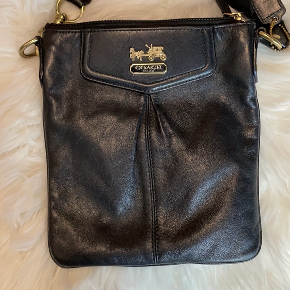 Leather crossbody bag - Picture 2 of 8